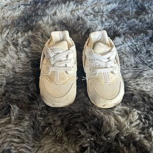 Toddler Nike huaraches 5c